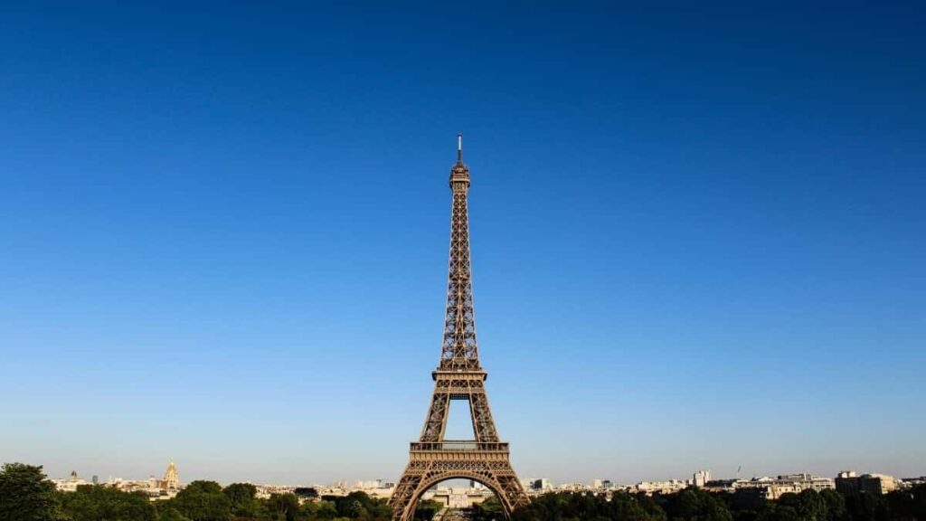 2025 France Facebook Full Category Advertising Rate Card Azərbaycan üçün