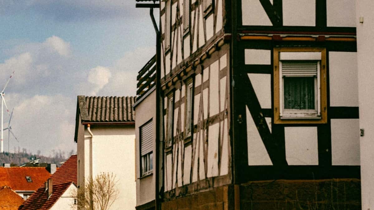 2025 Switzerland Facebook Reklam Kategori və Qiymət Bələdçisi