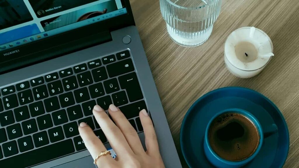 Azrbaycanl yaradclar ucun Ispaniya brendlri il Telegram-da GRWM videolar qurmaq v laq yaratmaq ucun praktiki bldci.