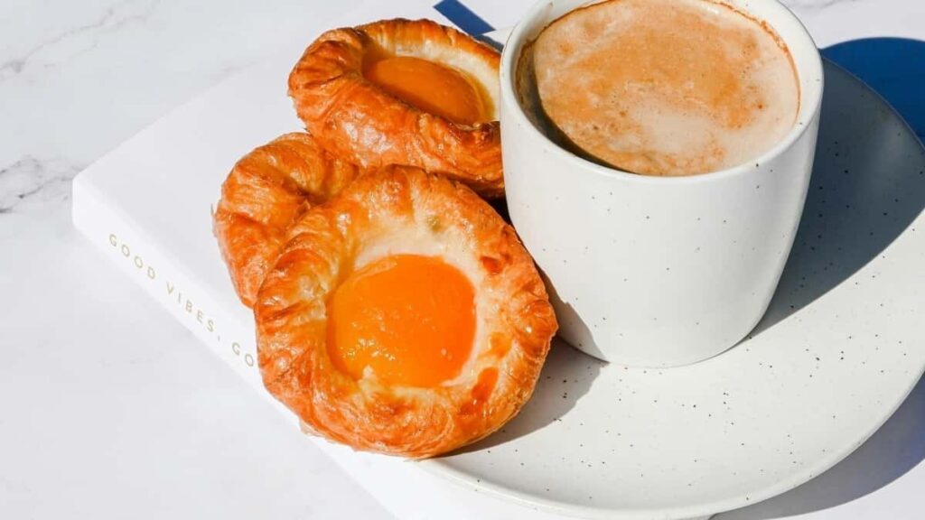 Latviya bazarnda fitness brendlri il mkdaslq ucun praktik, yerli strategiyalar: DM, kampaniya numunlri, qiymt tkliflri v nyi vurgulamaq lazm oldugunu izah edir.