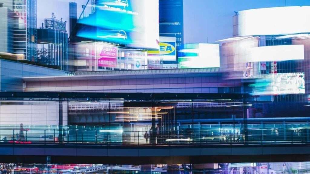 YouTube uzrindn Venezuela markalar il laq qurub pulsuz mhsul numunlri almaq ucun praktiki, addm-addm strategiyalar, yerli nuanslar v risklr.