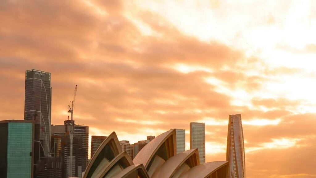 Xiaohongshu uzrindn Montenegro markalar il mkdaslq qurmaq v izlyicilr saglam vrdislri yaymaq ucun praktik taktika, lokal nuanslar v 2025 trendlri.