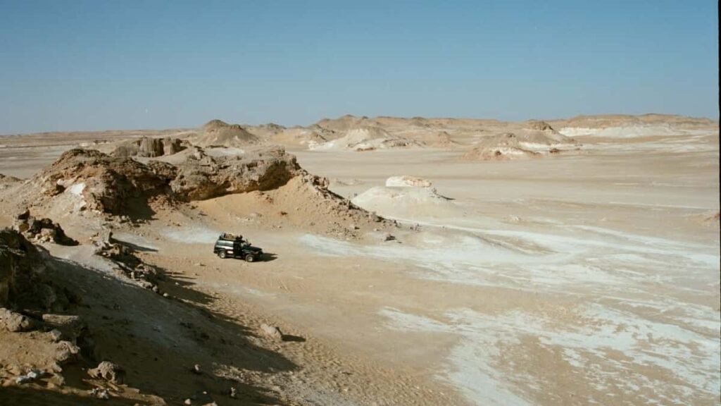 Xiaohongshu uzrindn B markalarn hdflyib before-after mzmunlar paylasmaq ucun praktik taktika, Dianping inteqrasiyasndan istifad v lokal creator strategiyalar.