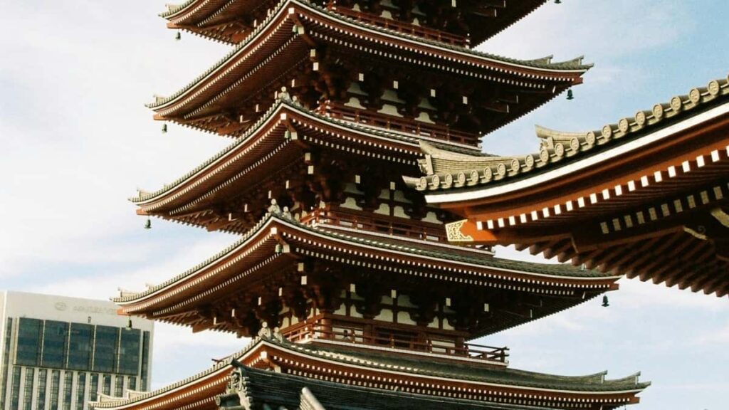 VKontakte-d Qazaxstan brendlri il mkdaslq ucun taktika, lokal davranslar, numun outreach skriptlri v reputasiya qurmaq ucun addm-addm yol xritsi.